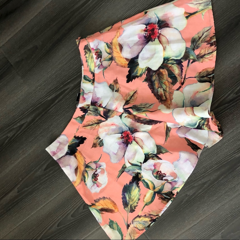 New floral dress shorts ANGL - Picture 2 of 4